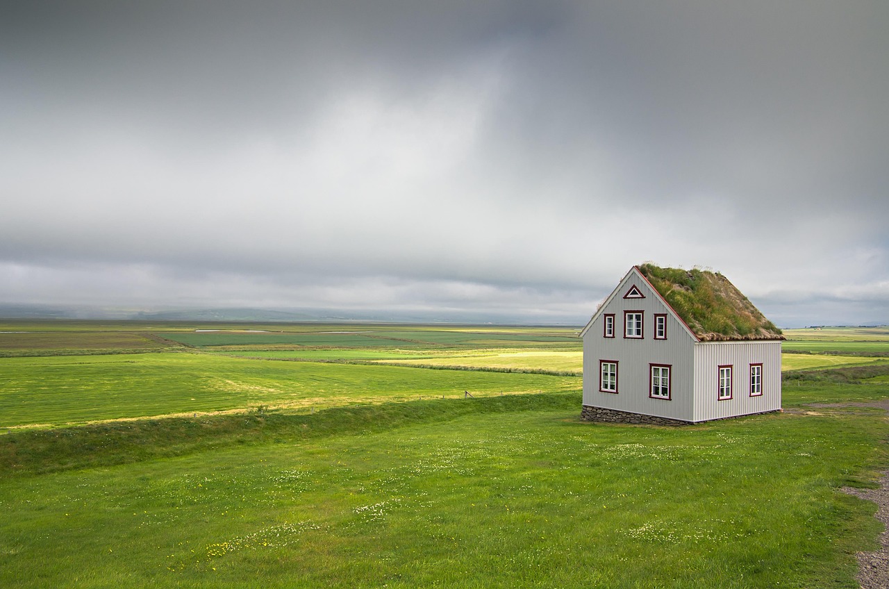 Sereen herfstmeer in IJsland op doek. Sereen herfstmeer in IJsland op doek.